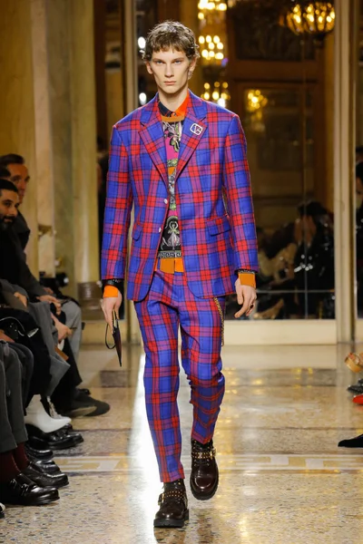 Look 34